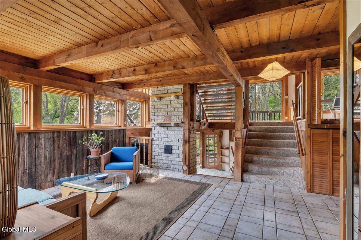 16 Garnsey Road Rexford NY 12148