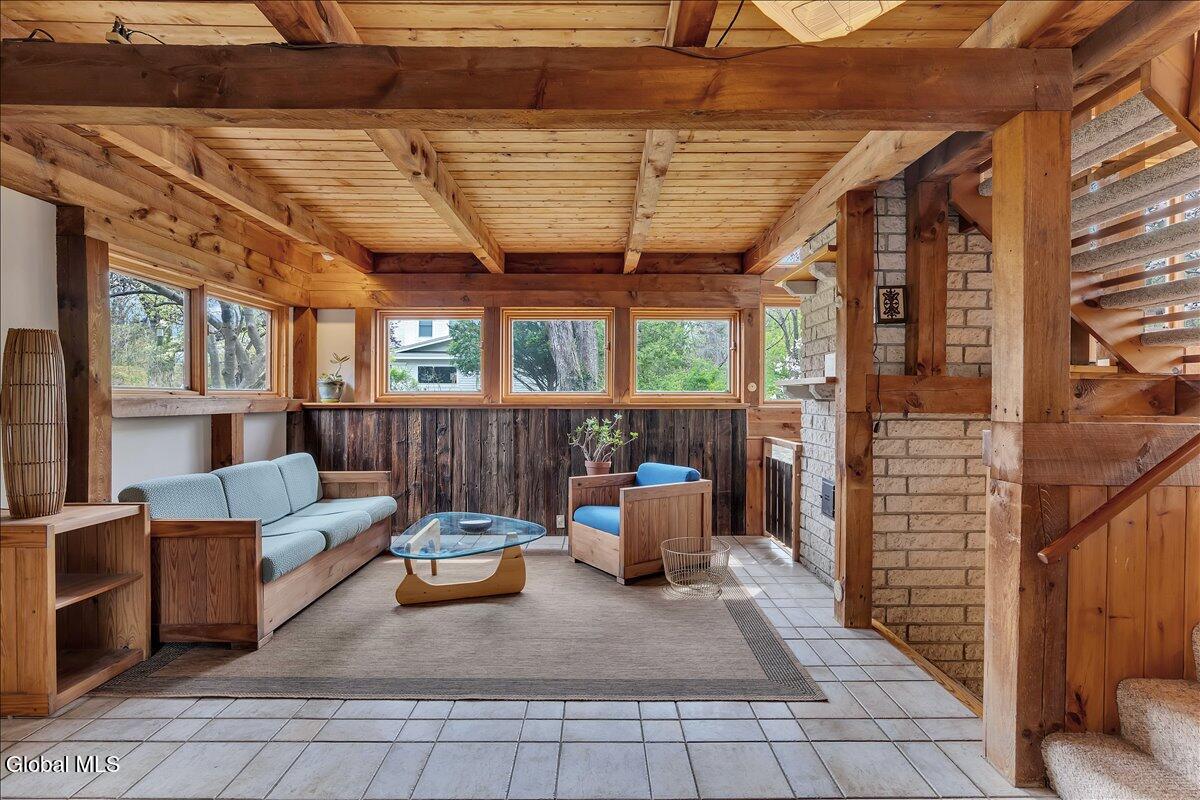 16 Garnsey Road Rexford NY 12148