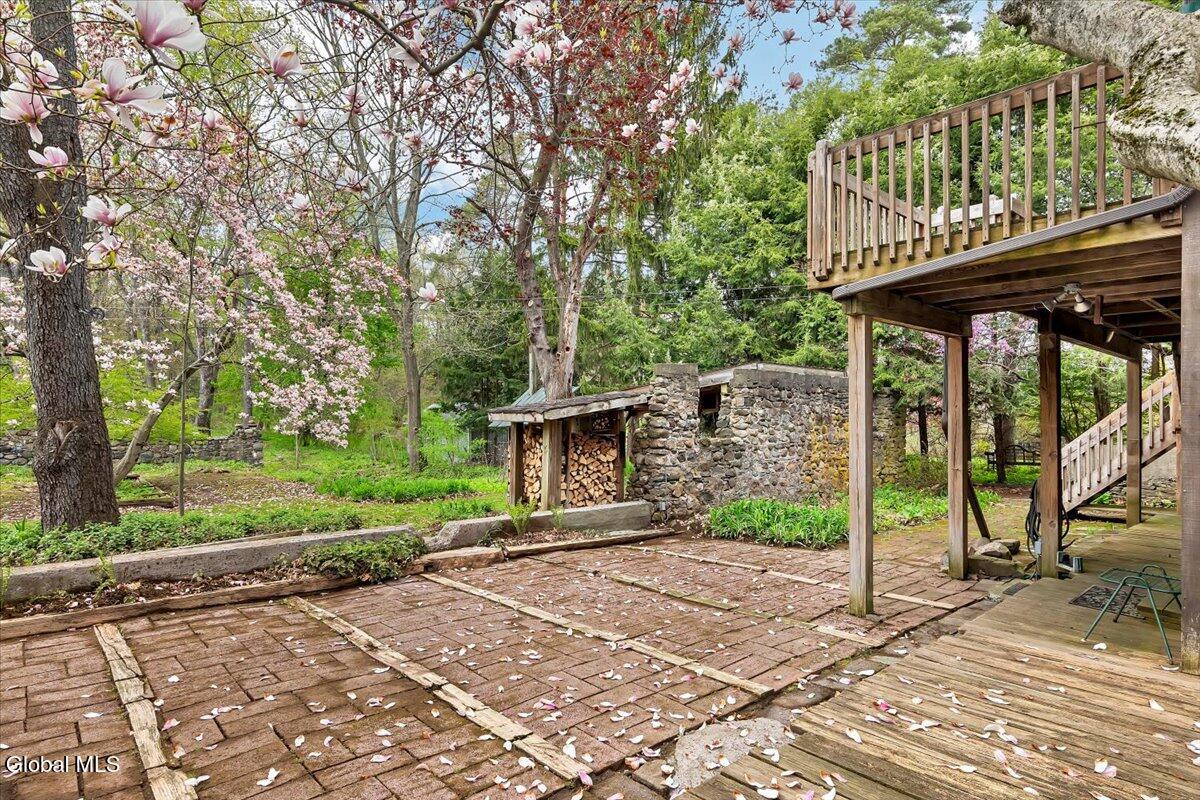 16 Garnsey Road Rexford NY 12148