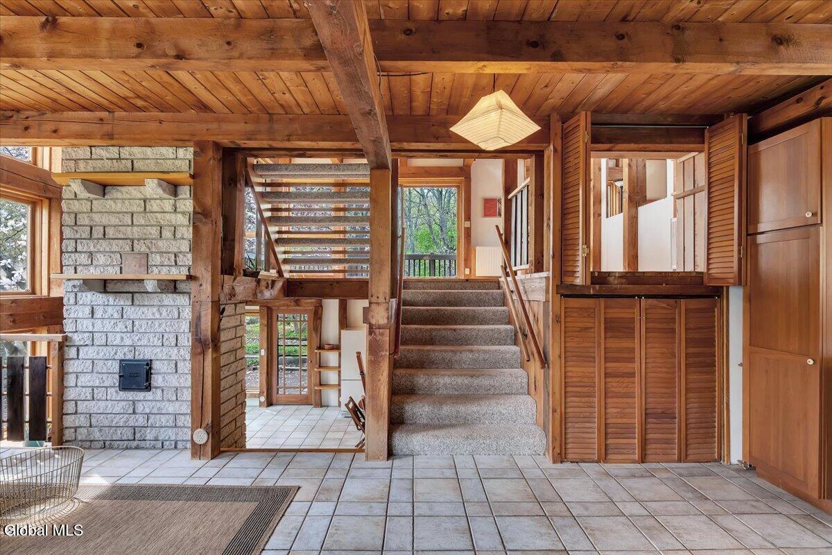 16 Garnsey Road Rexford NY 12148