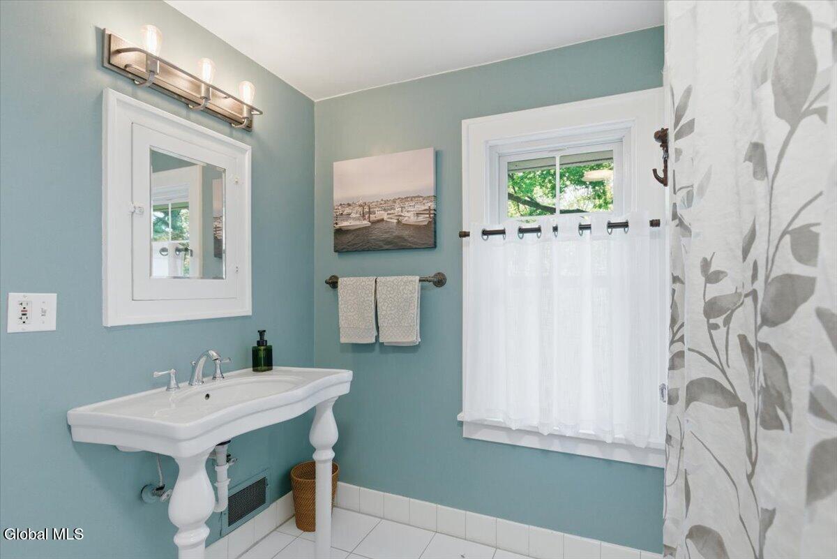 1505 Van Antwerp Road Niskayuna NY 12309