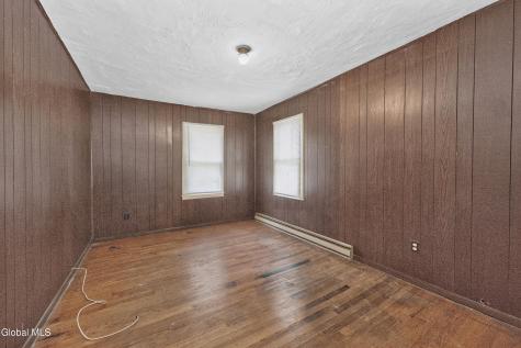 3 Alamo Lane Schenectady NY 12304