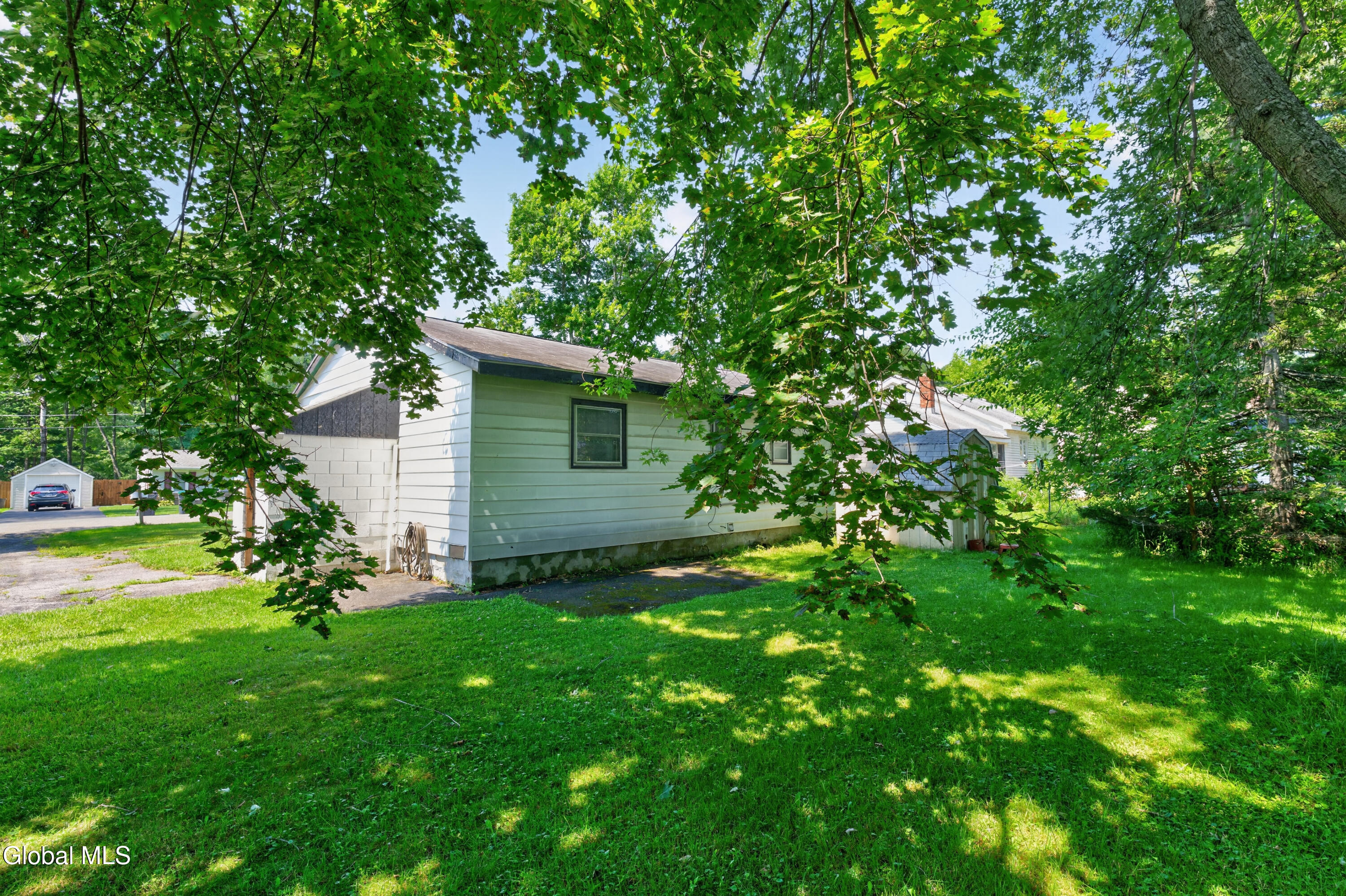 3 Alamo Lane Schenectady NY 12304