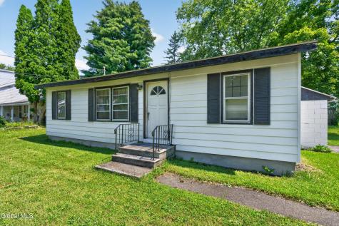 3 Alamo Lane Schenectady NY 12304