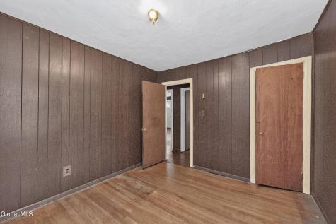 3 Alamo Lane Schenectady NY 12304