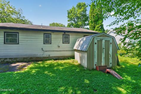 3 Alamo Lane Schenectady NY 12304