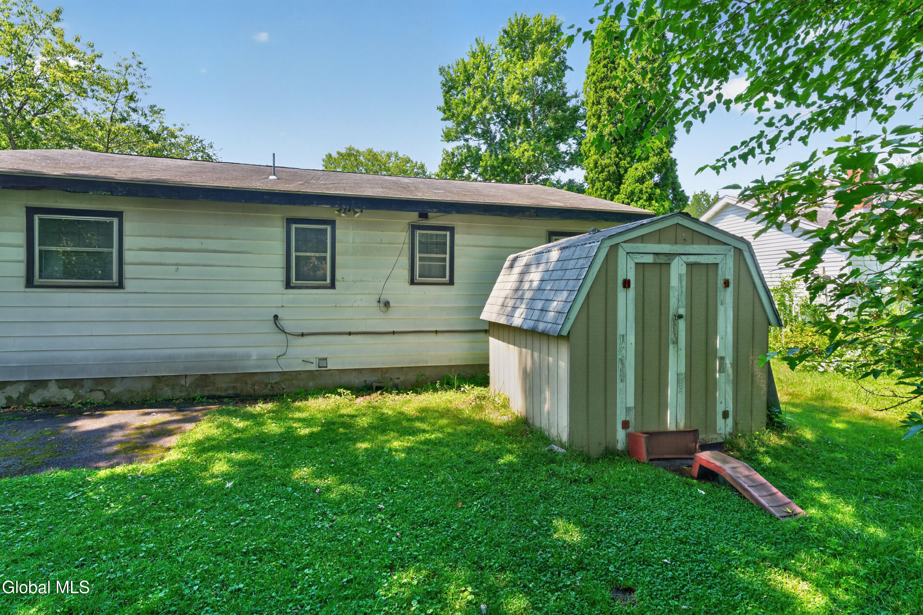 3 Alamo Lane Schenectady NY 12304