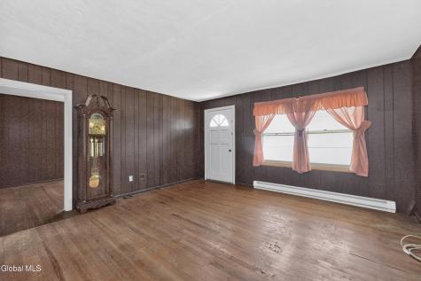 3 Alamo Lane Schenectady NY 12304