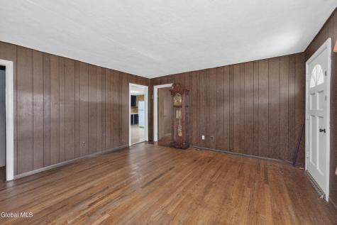 3 Alamo Lane Schenectady NY 12304