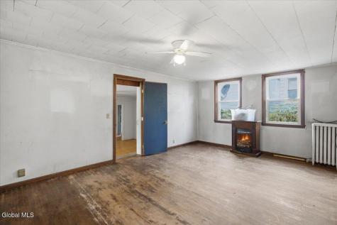 32 Queen Street Whitehall NY 12887