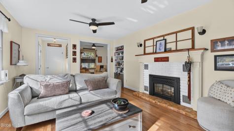 11 Ellen Lane Glenville NY 12302
