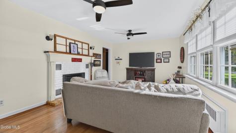 11 Ellen Lane Glenville NY 12302
