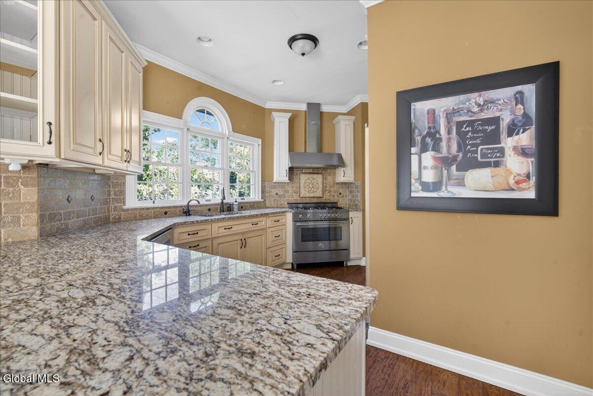 27 Arrowhead Road Saratoga Springs NY 12866