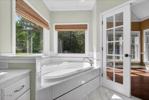 27 Arrowhead Road Saratoga Springs NY 12866