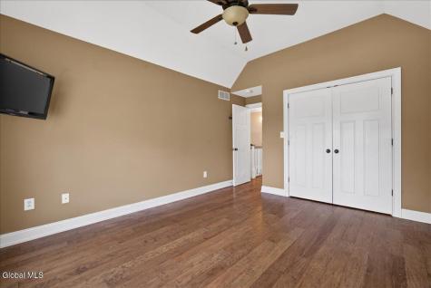 27 Arrowhead Road Saratoga Springs NY 12866
