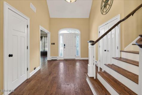 27 Arrowhead Road Saratoga Springs NY 12866