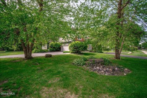 27 Arrowhead Road Saratoga Springs NY 12866