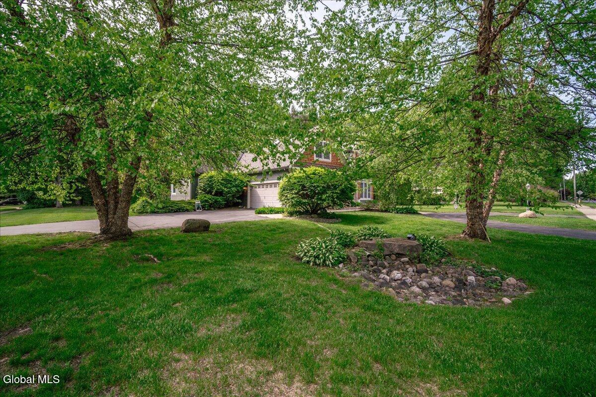 27 Arrowhead Road Saratoga Springs NY 12866