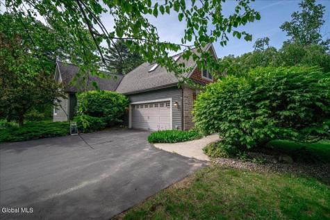 27 Arrowhead Road Saratoga Springs NY 12866