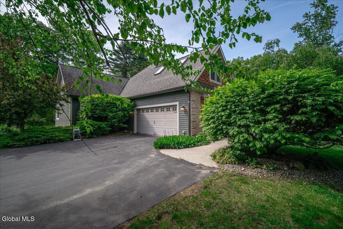 27 Arrowhead Road Saratoga Springs NY 12866