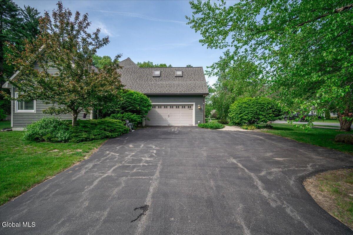 27 Arrowhead Road Saratoga Springs NY 12866