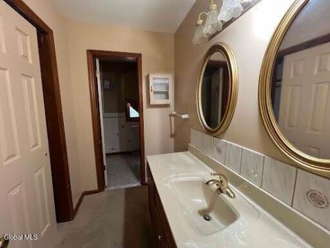 7 Woods Way Clifton Park NY 12065