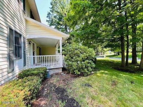 7 Woods Way Clifton Park NY 12065
