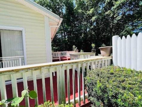 7 Woods Way Clifton Park NY 12065