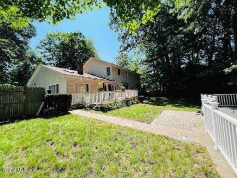 7 Woods Way Clifton Park NY 12065