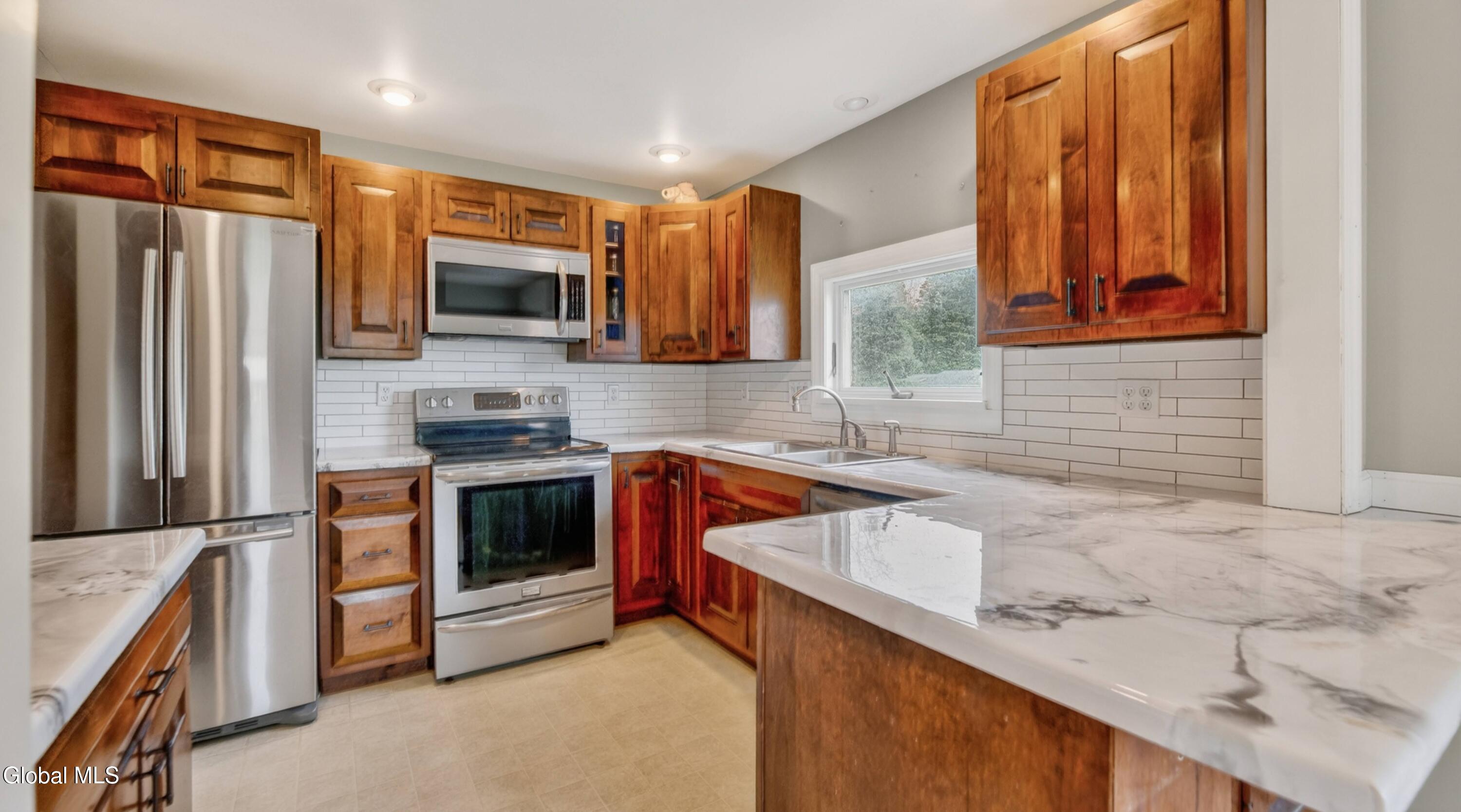 422 Vandenburgh Point Road Gloversville NY 12078