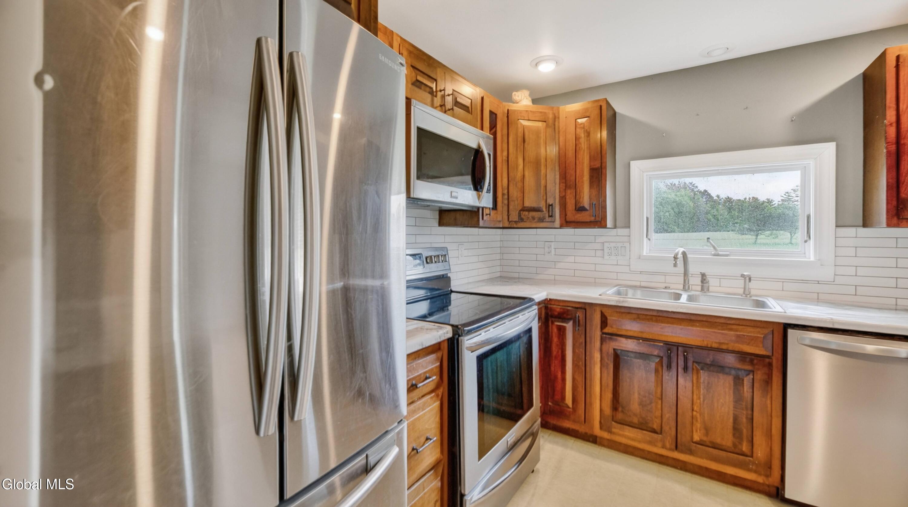 422 Vandenburgh Point Road Gloversville NY 12078