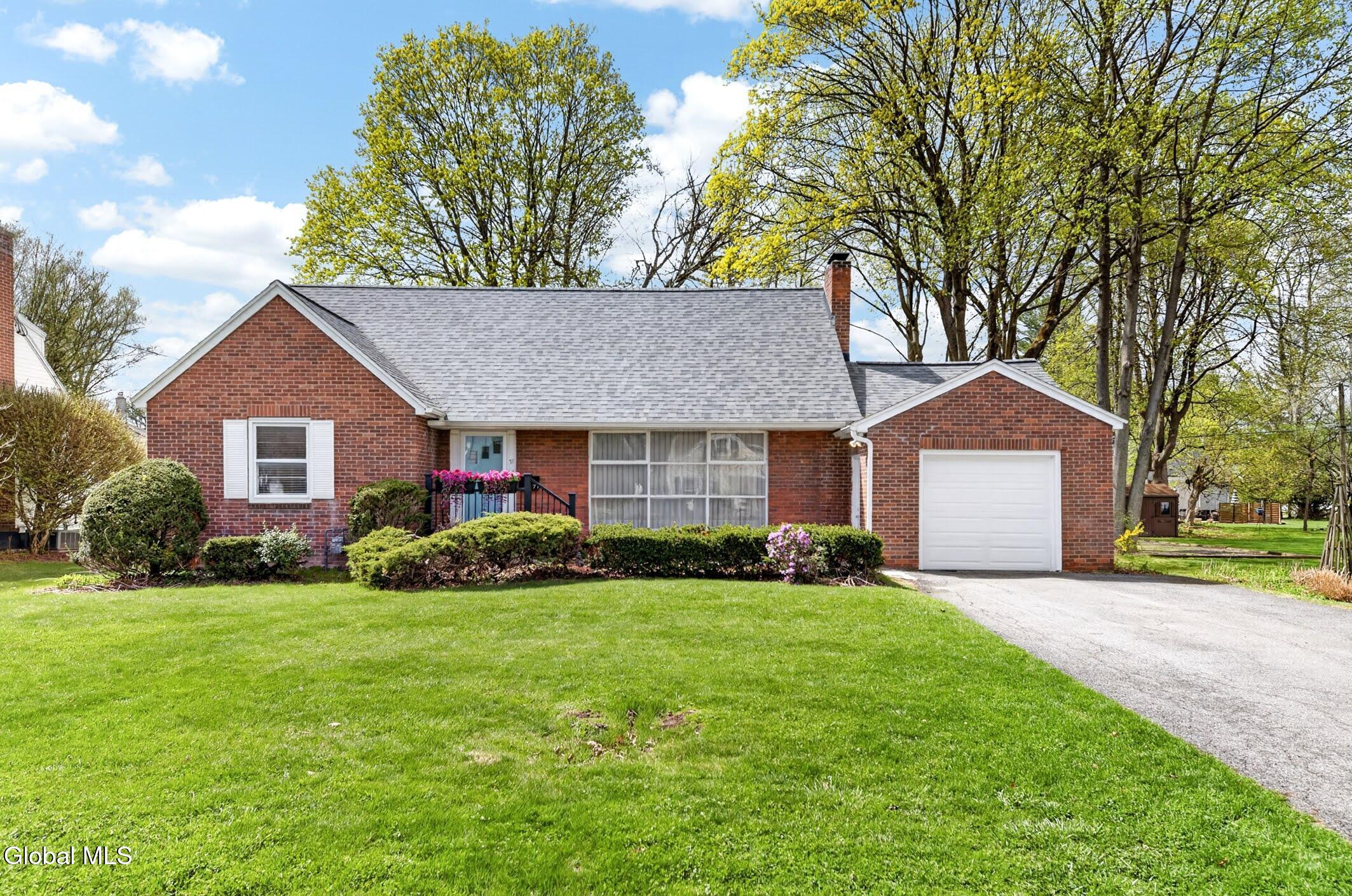 711 Riverside Avenue Glenville NY 12302