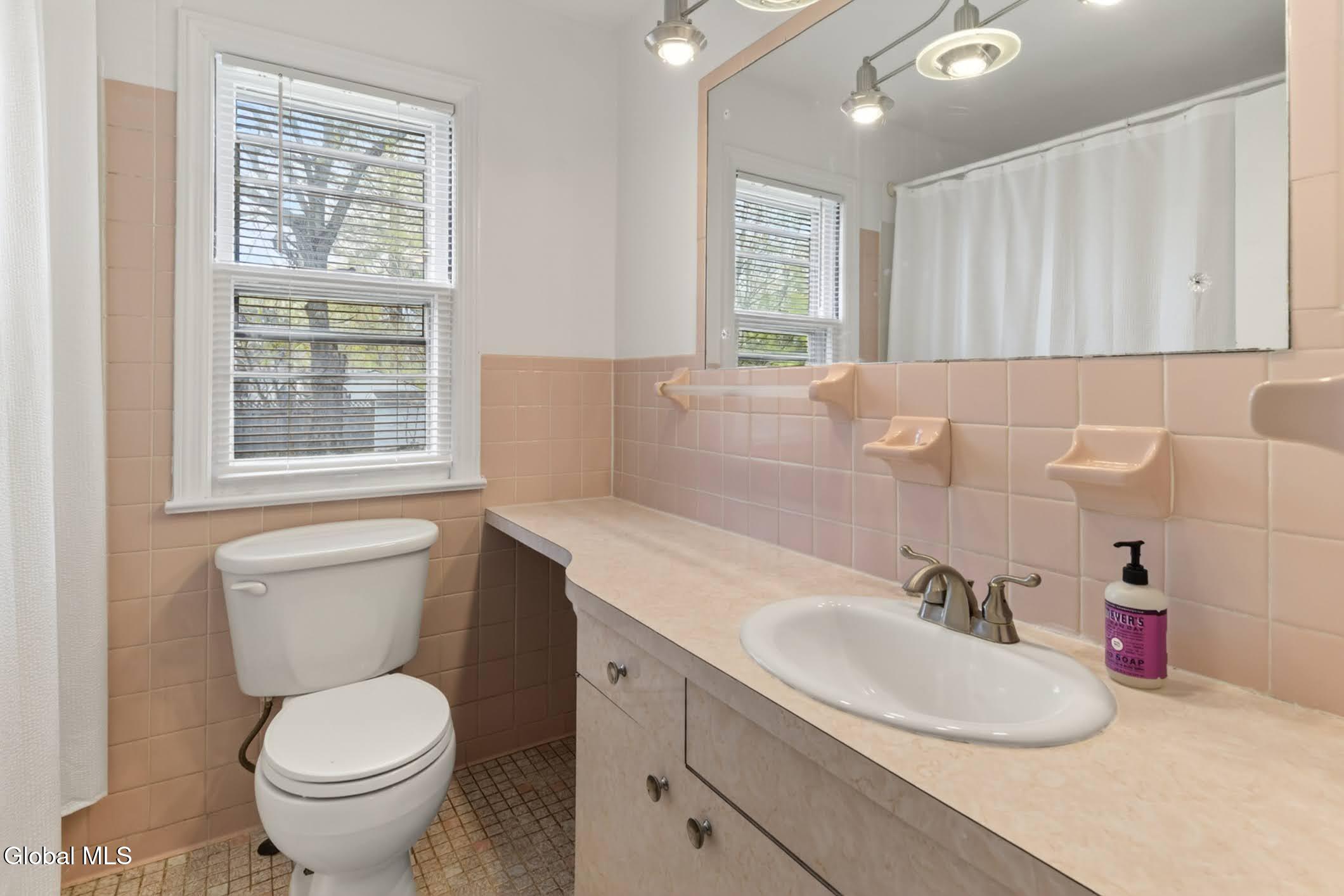711 Riverside Avenue Glenville NY 12302