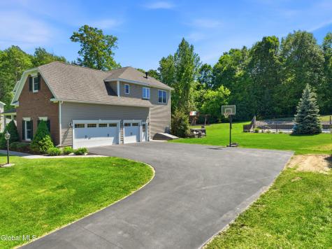 30 Walden Circle Saratoga Springs NY 12866