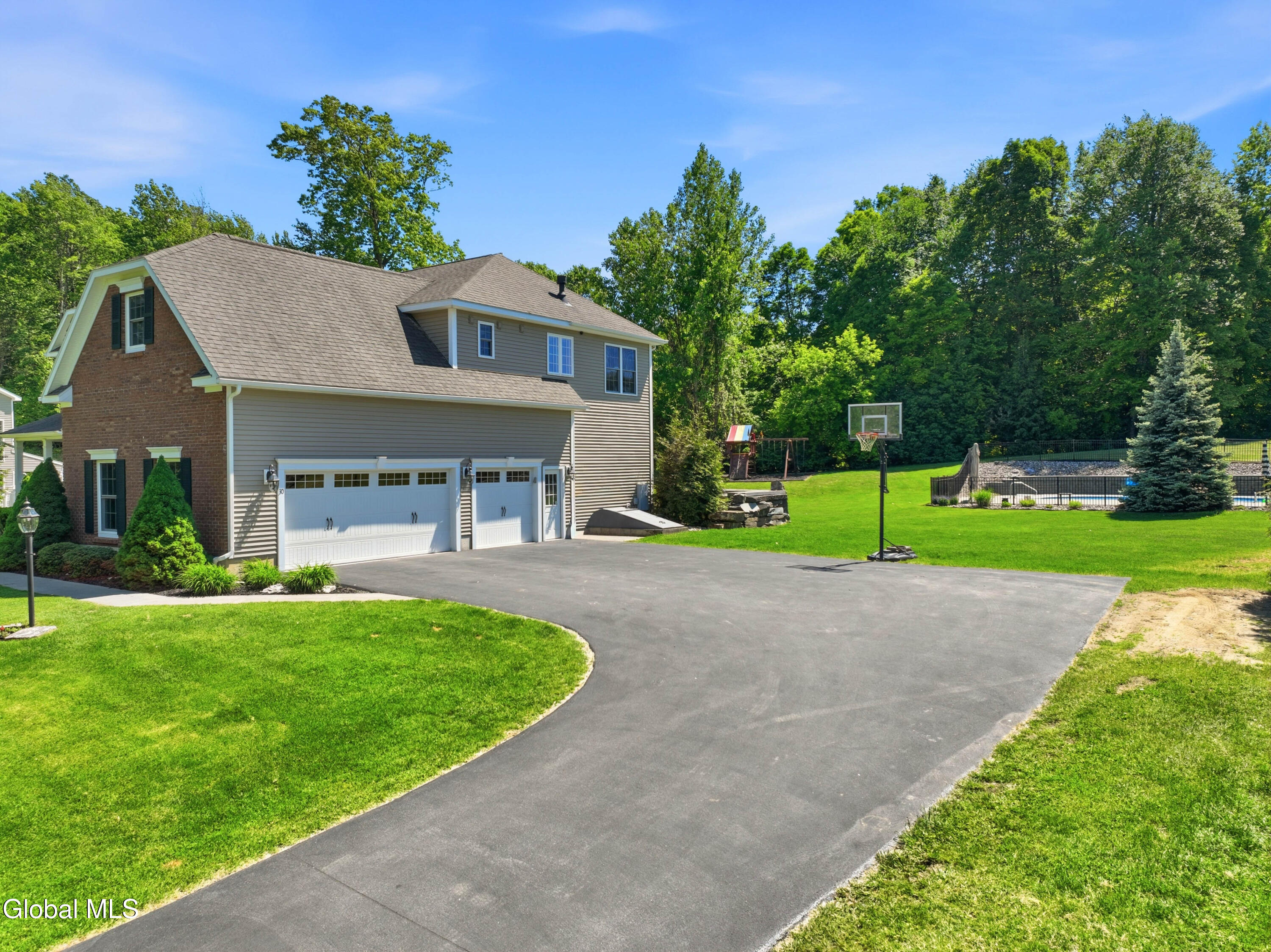 30 Walden Circle Saratoga Springs NY 12866