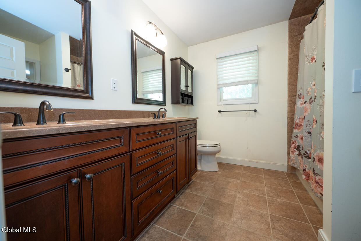 3045 Williamsburg Drive Schenectady NY 12303