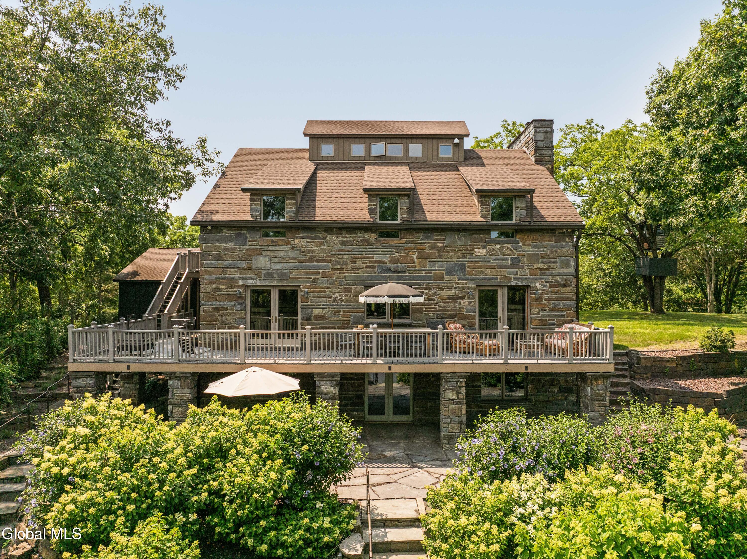 567 4 Mile Point Road Coxsackie NY 12015