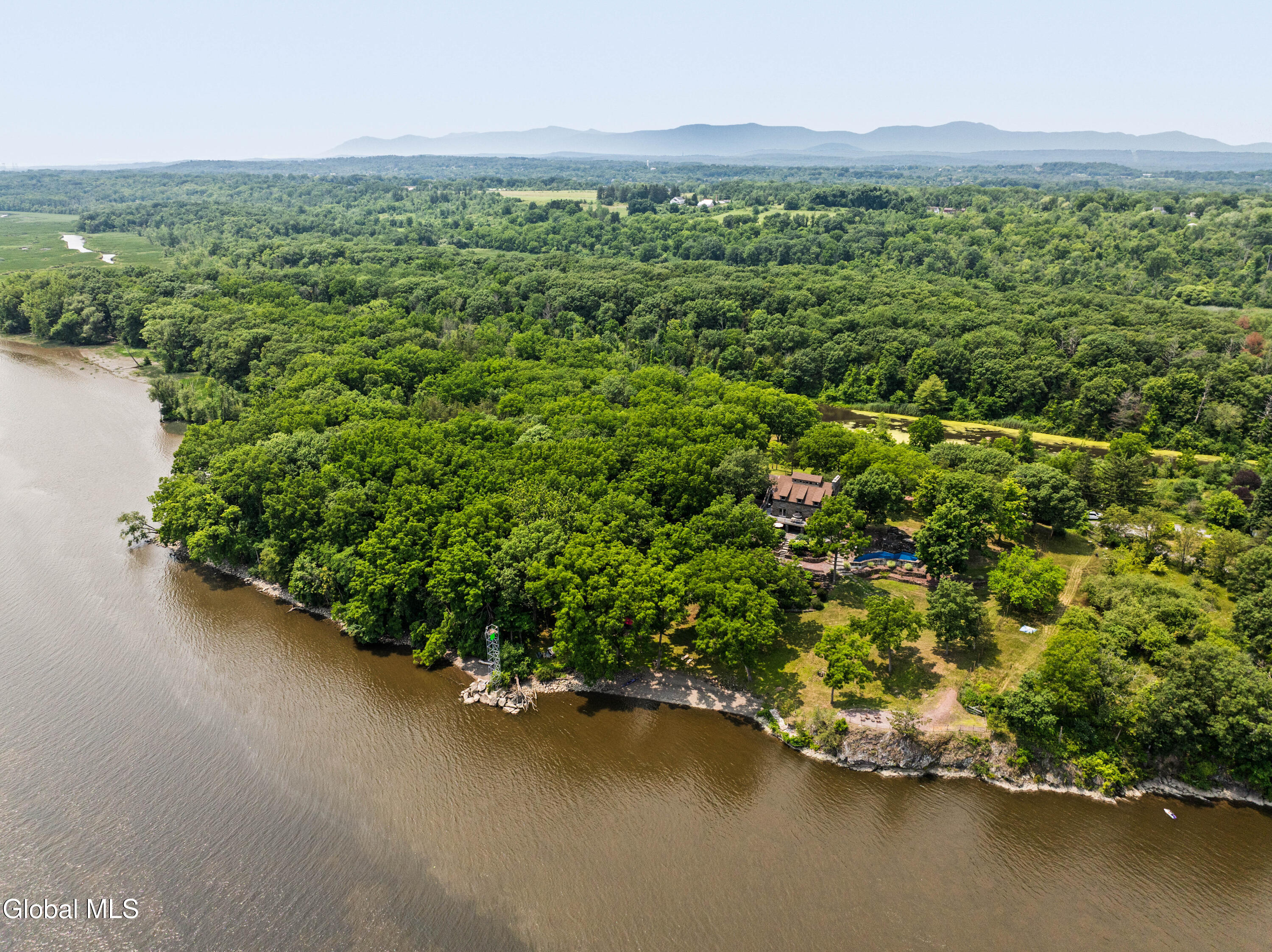 567 4 Mile Point Road Coxsackie NY 12015