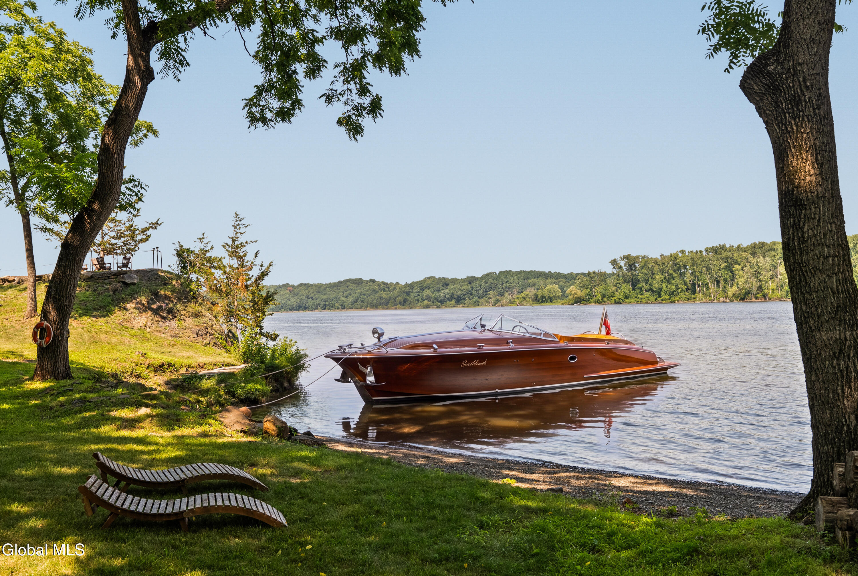 567 4 Mile Point Road Coxsackie NY 12015