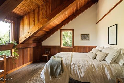 567 4 Mile Point Road Coxsackie NY 12015