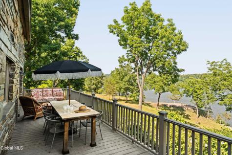 567 4 Mile Point Road Coxsackie NY 12015