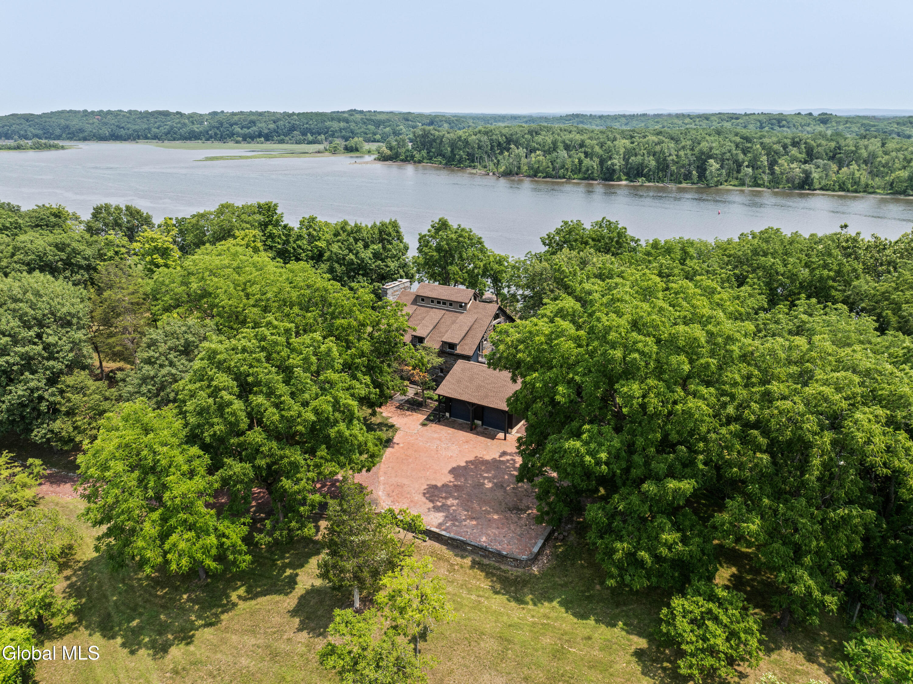 567 4 Mile Point Road Coxsackie NY 12015
