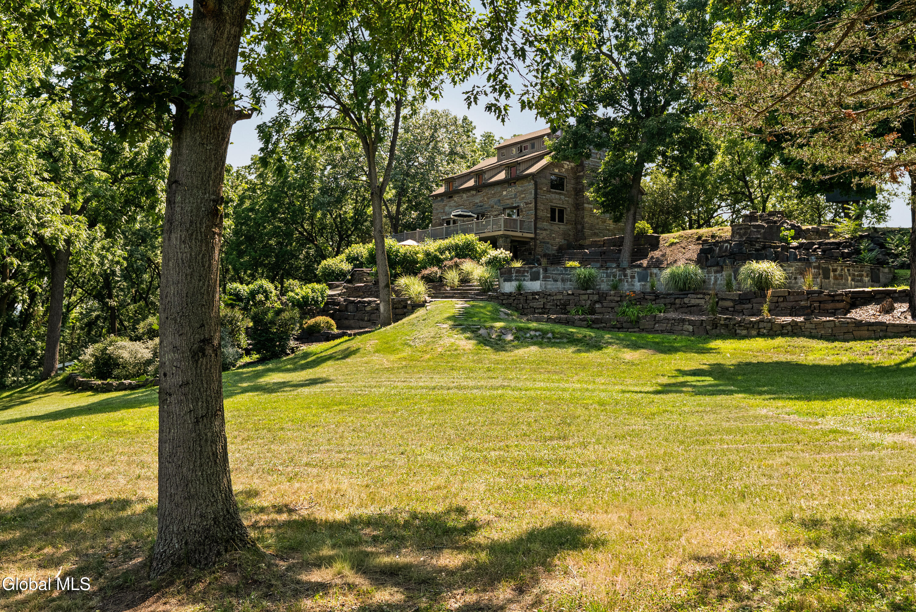 567 4 Mile Point Road Coxsackie NY 12015
