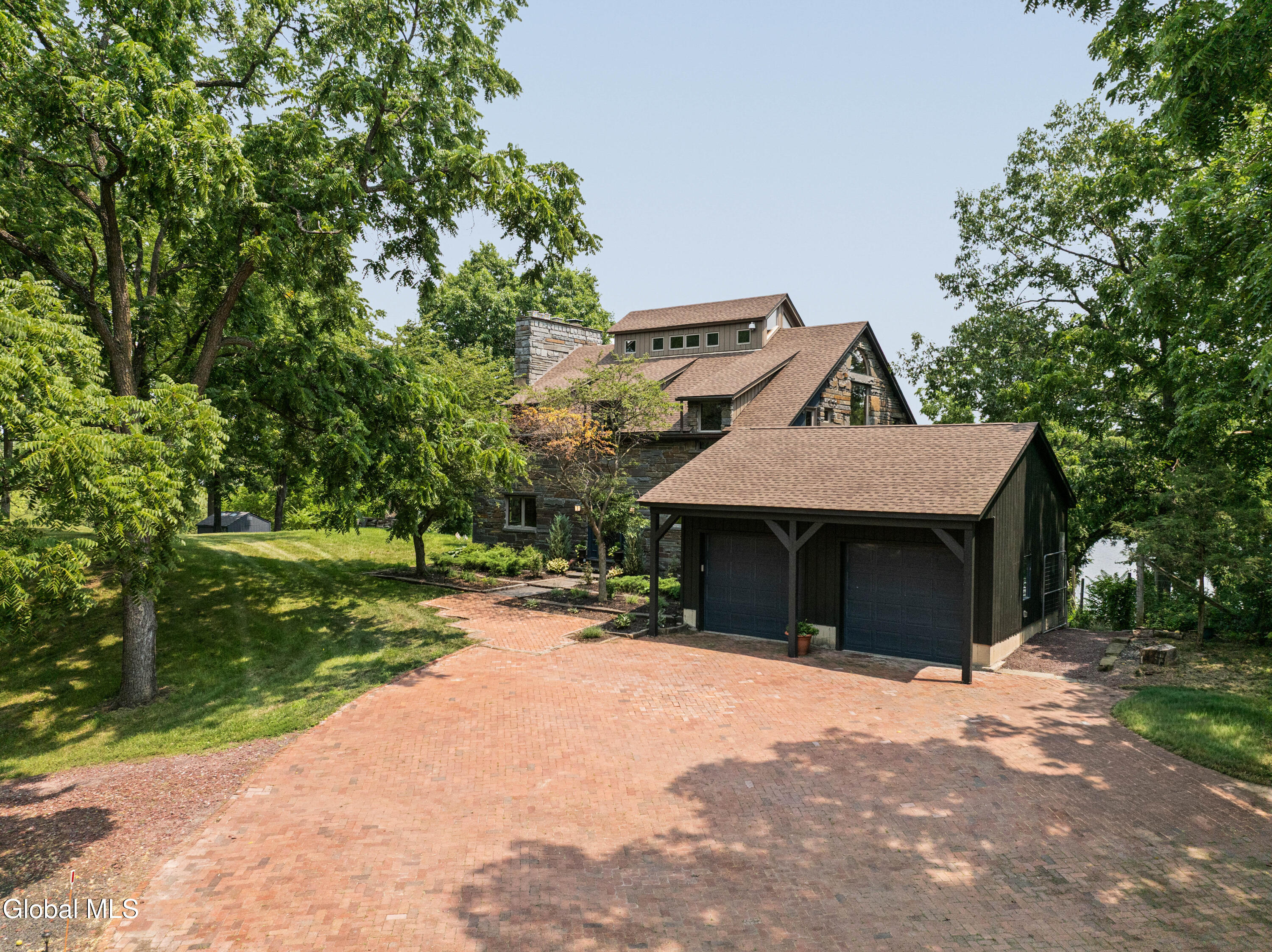 567 4 Mile Point Road Coxsackie NY 12015