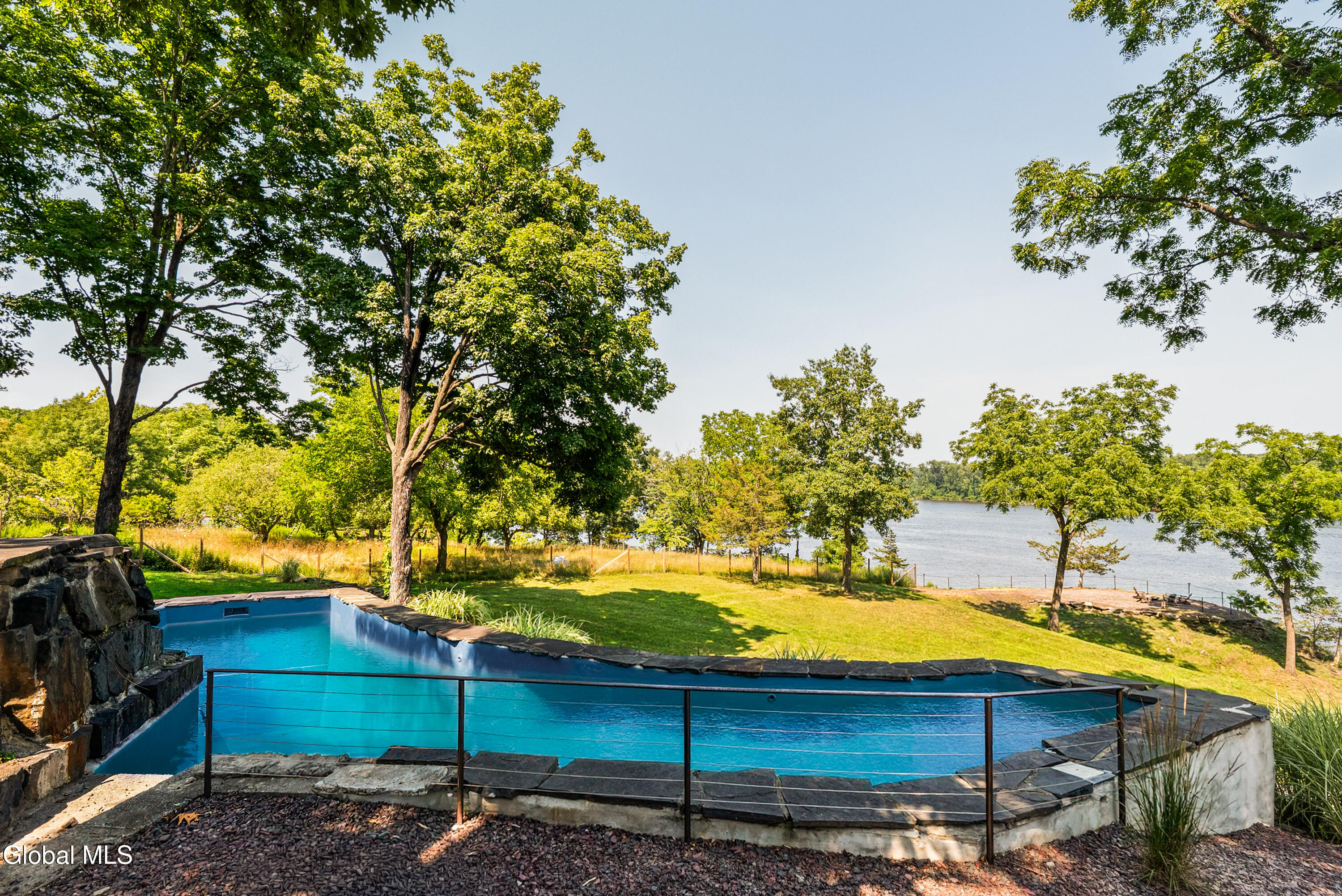 567 4 Mile Point Road Coxsackie NY 12015