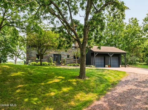 567 4 Mile Point Road Coxsackie NY 12015