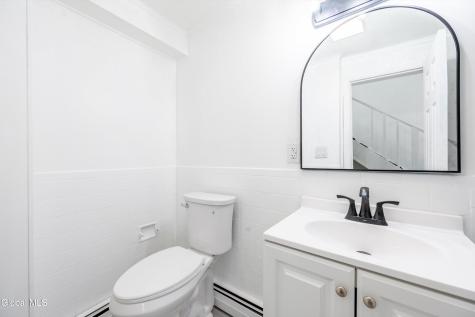 556 Clarendon Street Schenectady NY 12308