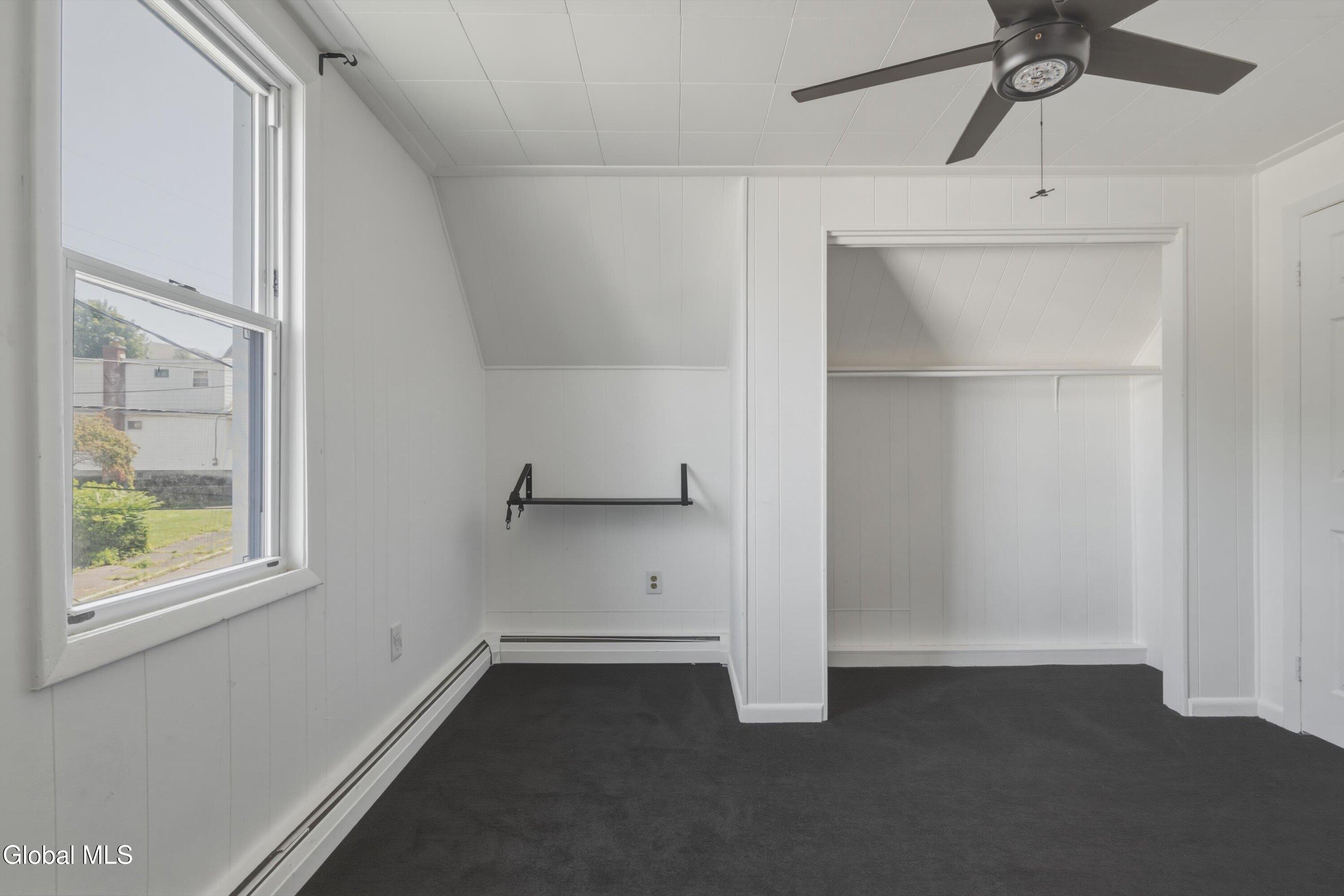 556 Clarendon Street Schenectady NY 12308