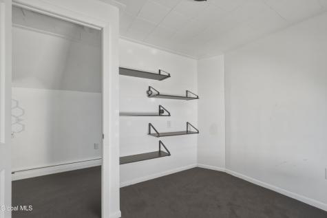 556 Clarendon Street Schenectady NY 12308
