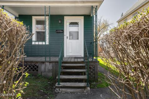 556 Clarendon Street Schenectady NY 12308